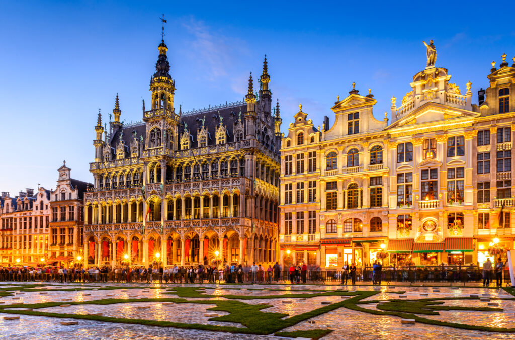 Weed in Brussels brussels,,belgium.,wide,angle,night,scene,of,the,grand,place